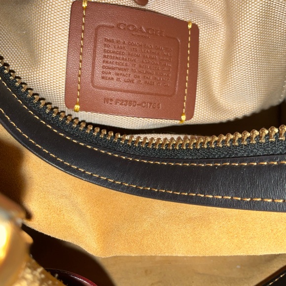 Coach leather Rogue medium like New purse - Picture 14 of 16